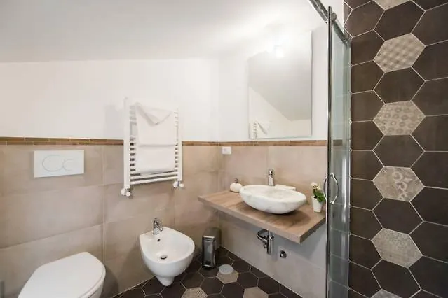 B&B Glicini Roma 2*,  Italia