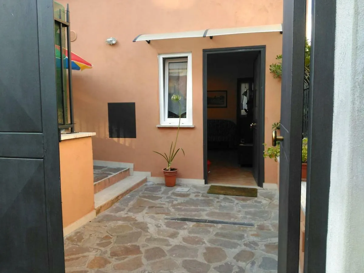 B&B Glicini Roma